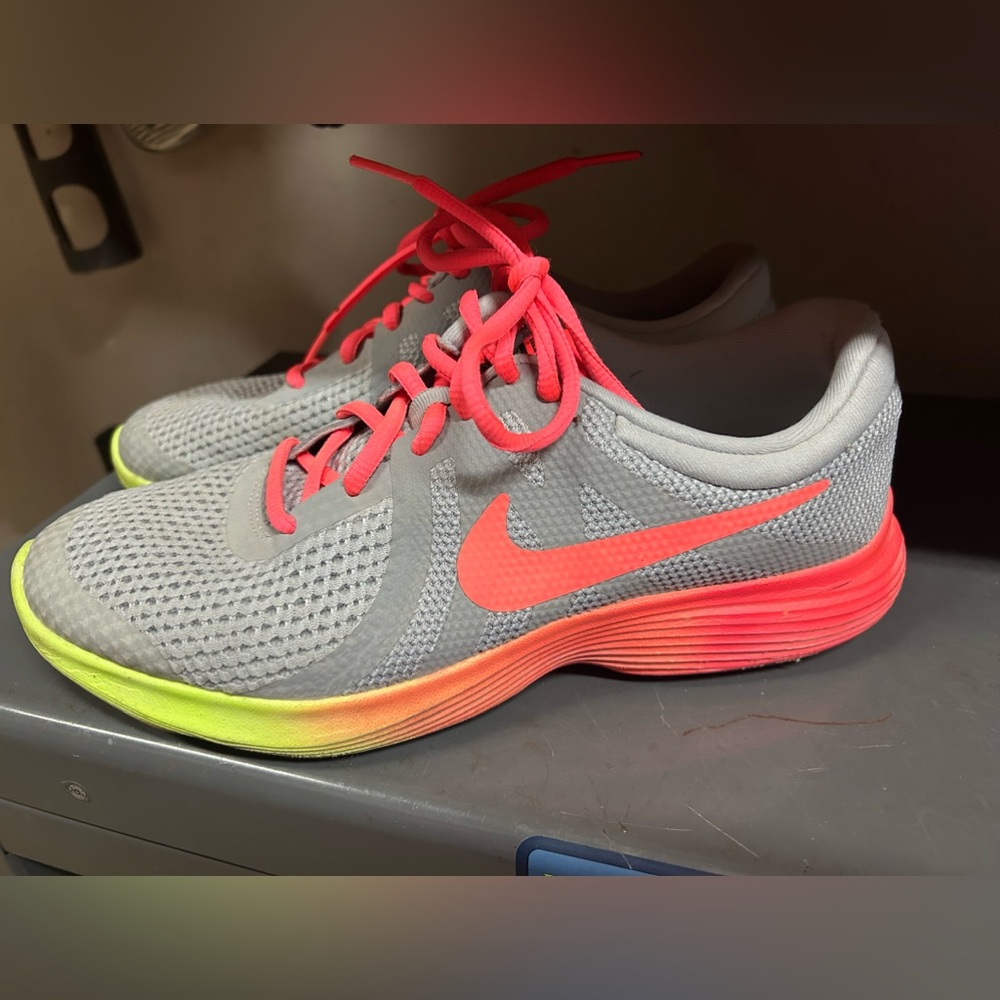 Girls Nike Sneakers 7Y